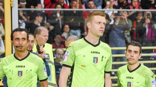 Polemiche sull’arbitraggio scuotono la finale dei playoff Lecco-Foggia